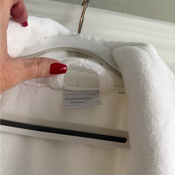 NEW Luxurious White Hammacher Schlemmer Bathrobe, XXL - Picture 8 of 14